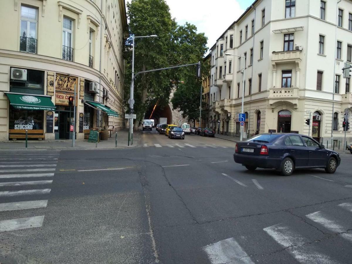 Zsuzsa Apartman 布达佩斯 外观 照片